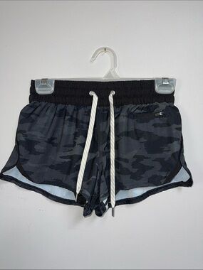 Vuori Women's Clementine athletic shorts